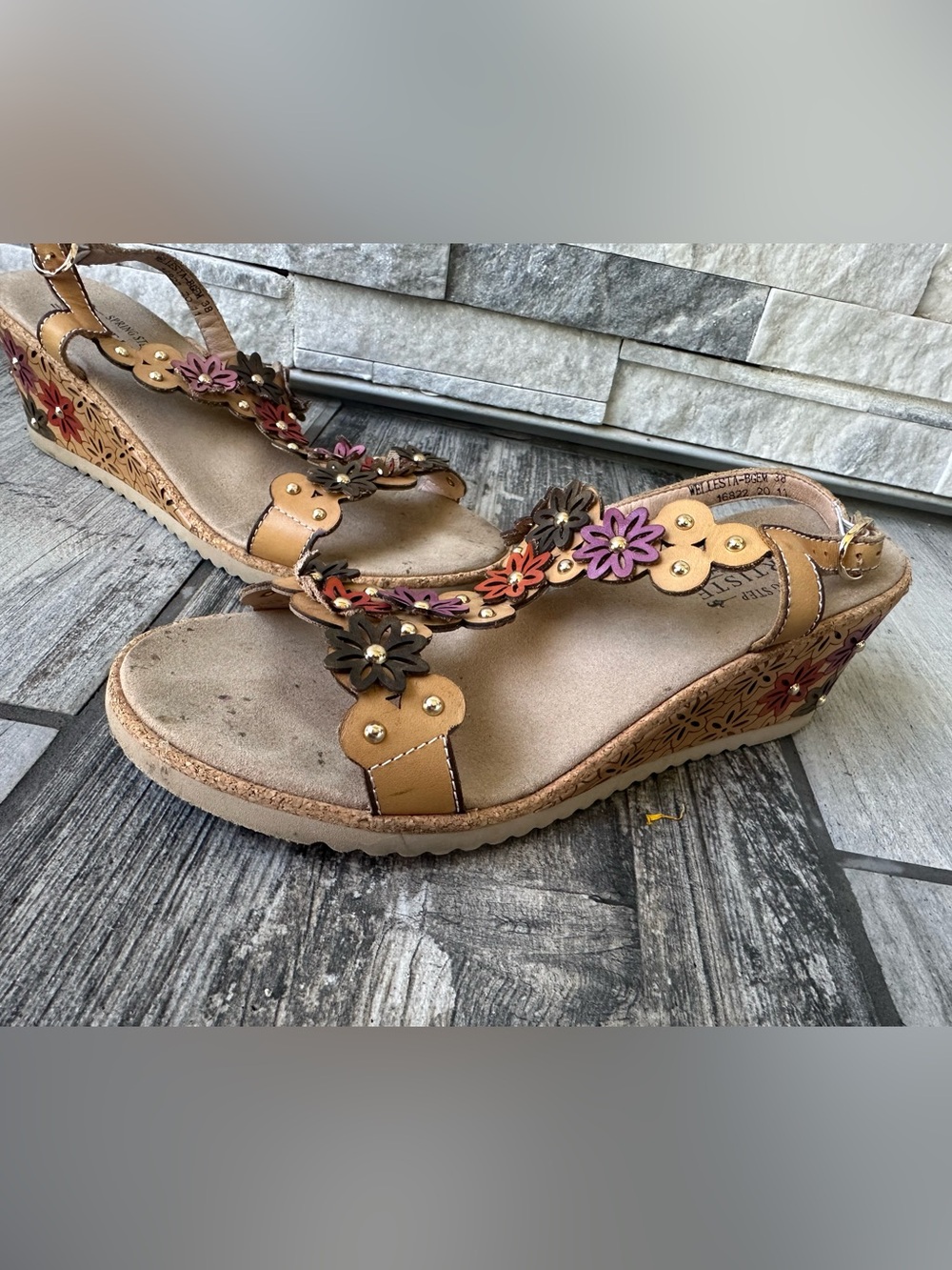 L’Artiste  Wellesta  Floral Sandals Size 38